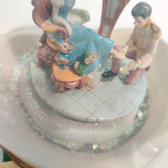 Disney Cinderella 7" Carriage Musical Glitter Snow Globe Prince Charming READ - Picture 3 of 13